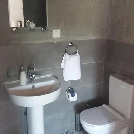 Gultekin Konuk Evi أورلا
