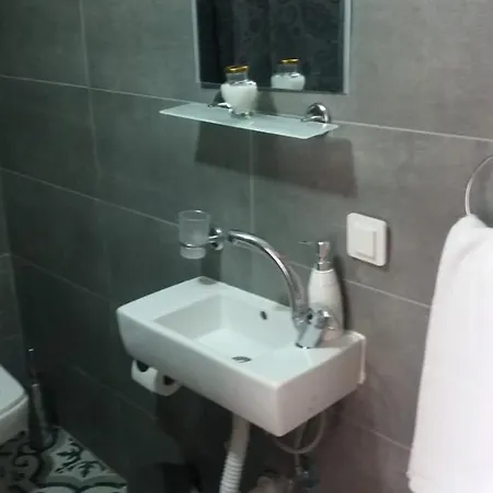 Gultekin Konuk Evi منزل للإقامة أورلا